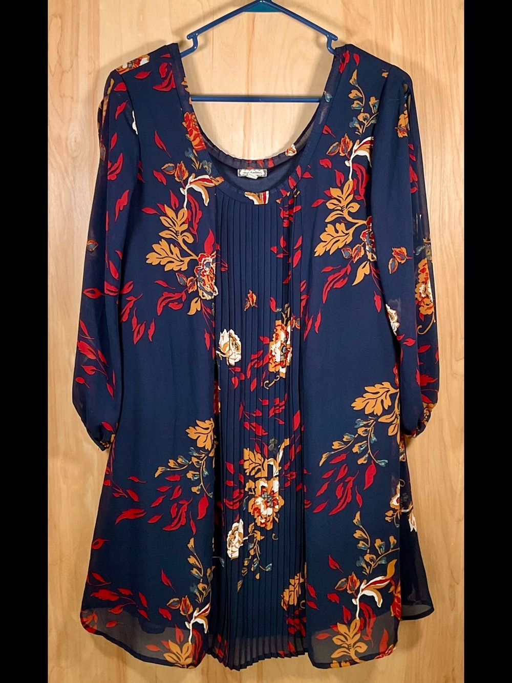 Eyeshadow Vibrant Fall Floral Pleated Shift Dress - EUC